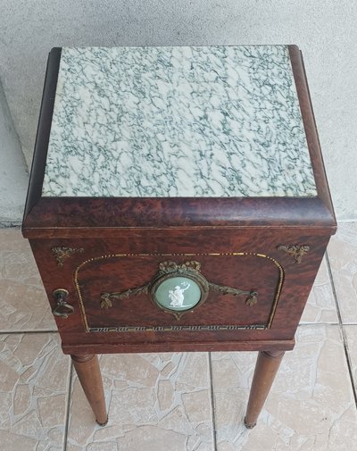 Louis XVI bedside table in burr cedar