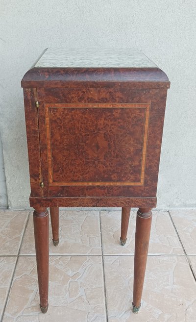 Louis XVI bedside table in burr cedar