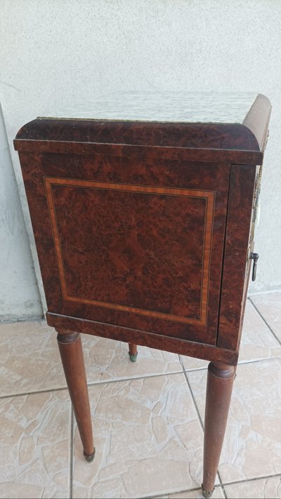 Louis XVI bedside table in burr cedar