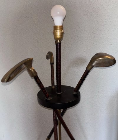 ADNET Jacques. ( zugeschrieben ) Stehlampe Golf aus der Mitte des Jahrhunderts aus Leder und Messing