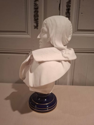 Sèvres buste en biscuit du Général Marceau