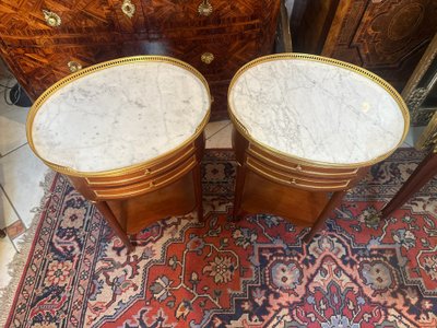 PAIRE DE TABLES TAMBOUR STYLE LOUIS XVI DES ATELIERS DISSIDI A PARIS