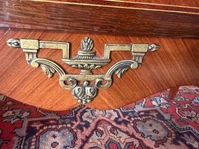 CASSETTIERA IN STILE DI TRANSIZIONE