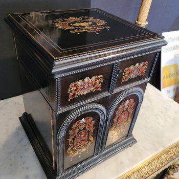 Liquor cabinet in the taste of Tahan, complete with 16 glasses and 4 decanters Boulle inlay