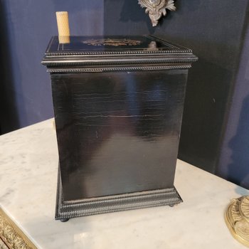 Liquor cabinet in the taste of Tahan, complete with 16 glasses and 4 decanters Boulle inlay