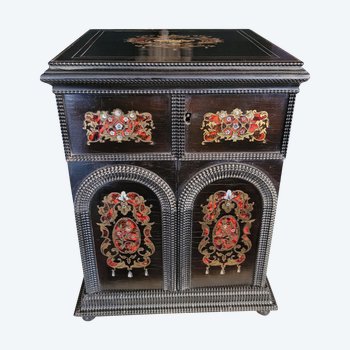 Liquor cabinet in the taste of Tahan, complete with 16 glasses and 4 decanters Boulle inlay