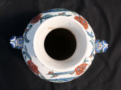 Manufacture de SAMSON, fin XIXème siècle, Vase balustre Iznik en faïence polychrome