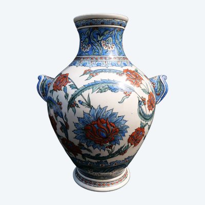 Manufacture de SAMSON, fin XIXème siècle, Vase balustre Iznik en faïence polychrome