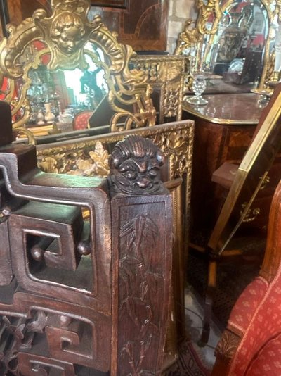 PAIRE DE FAUTEUILS SCULPTES DECOR CHINOIS - 19ème 