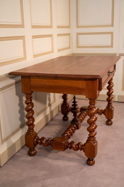 Table à écrire Louis XIII Bordelaise
