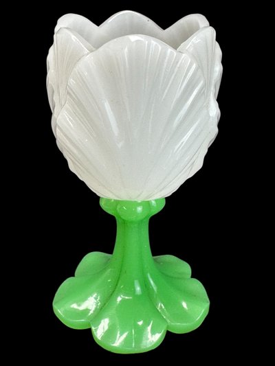 Baccarat - Petit vase en opaline tulipe 