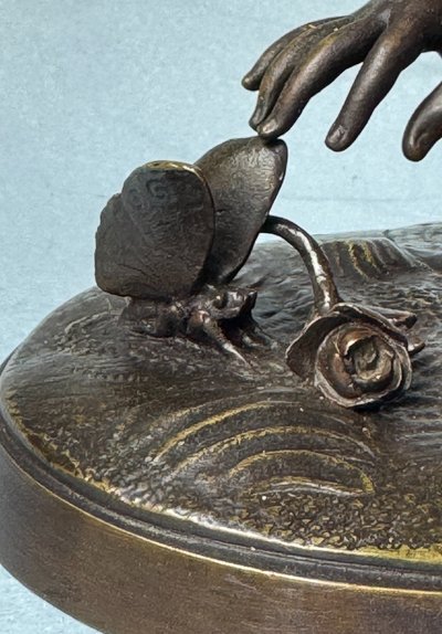 Scultura in bronzo "L'Amour au papillon". A. CHAUDET XIX secolo. Cupido