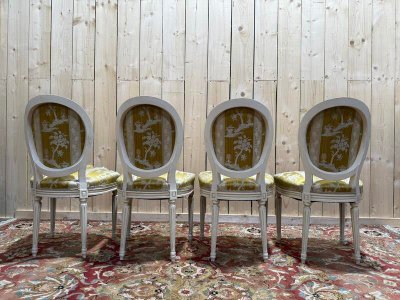 Suite of 4 louis XVI style medallions chairs broken white
