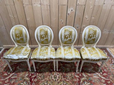 Suite of 4 louis XVI style medallions chairs broken white