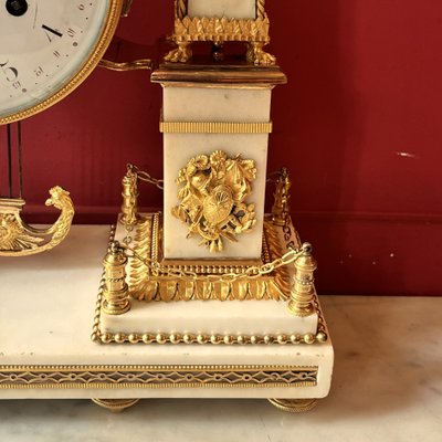 Monumentale Obelisken-Pendeluhr, Louis-XVI-Epoche