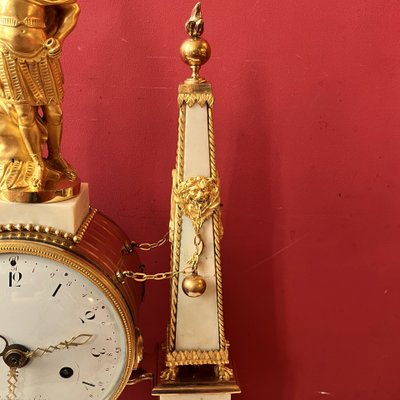 Monumentale Obelisken-Pendeluhr, Louis-XVI-Epoche