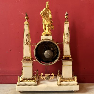 Monumentale Obelisken-Pendeluhr, Louis-XVI-Epoche