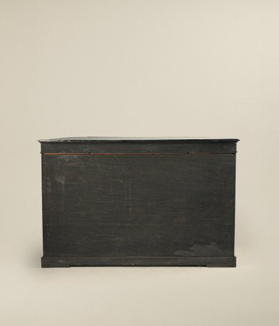 Buffet en bois ébonisé et incrusté, Angleterre, XIXe siècle