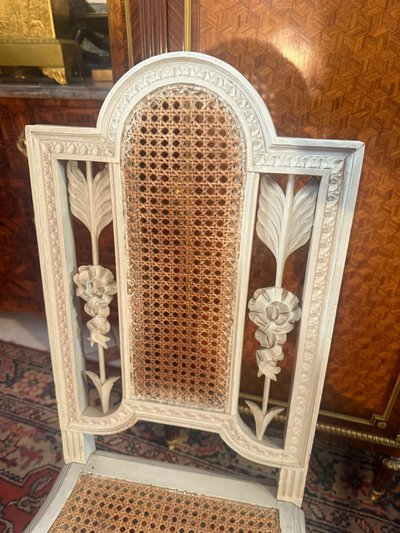 PAIRE DE CHAISES DE STYLE LOUIS XVI