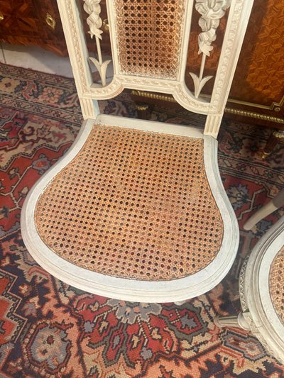 PAIRE DE CHAISES DE STYLE LOUIS XVI