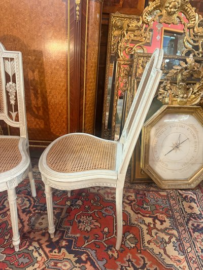 PAIRE DE CHAISES DE STYLE LOUIS XVI