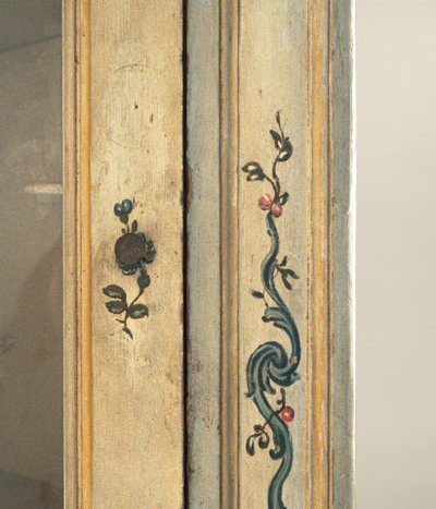 Large corner cabinet in lacquered wood, Genoa, 18th century