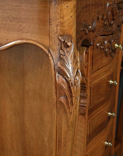 Walnut coffee table, Louis XV style - Early 20th century