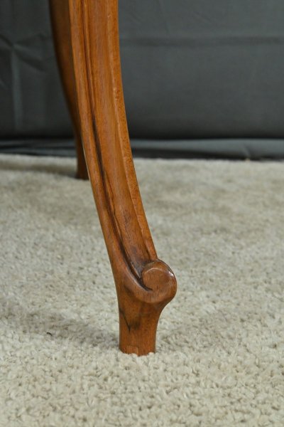 Walnut coffee table, Louis XV style - Early 20th century
