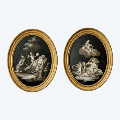 Paire de grandes grisailles en medaillons  « scène à l’antique » 18ème