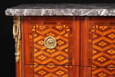 Commode en marqueterie d’époque transition, vers 1770