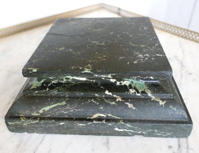 Neoklassizistischer Präsentationssockel aus meergrünem Marmor für Büste