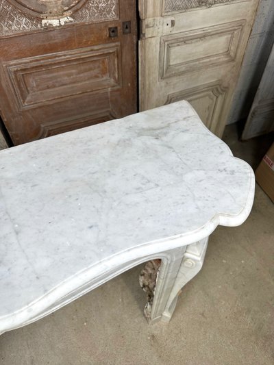 Cheminée en marbre blanc style Louis XV 19e siècle 