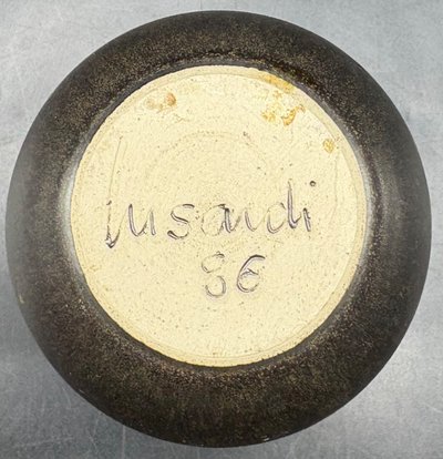 VASE AUS EMAILLIERTEM STEINZEUG