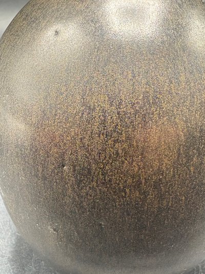 VASE AUS EMAILLIERTEM STEINZEUG