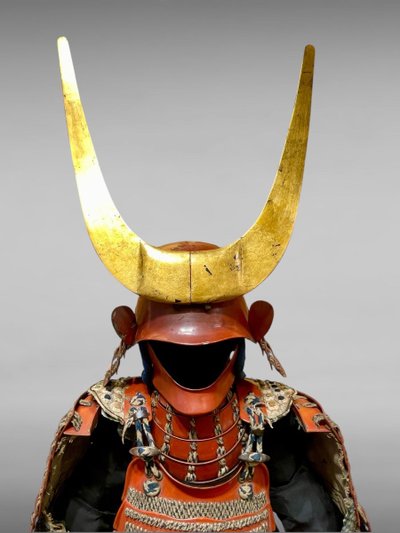 Armatura completa da samurai rossa - Periodo Edo (1603 - 1868).