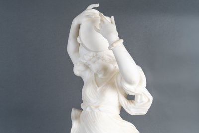 Eine Skulptur aus Alabaster G MARCHI, XIX.
