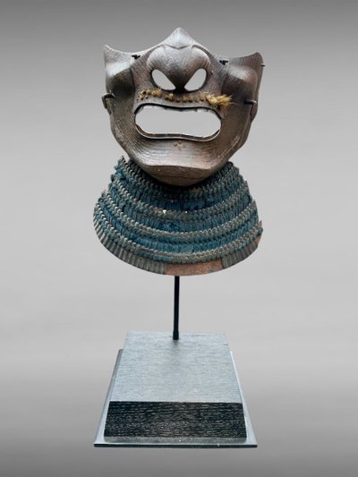 Maschera da samurai Mempo in ferro battuto - Periodo Edo (1603 - 1868).