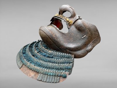 Maschera da samurai Mempo in ferro battuto - Periodo Edo (1603 - 1868).