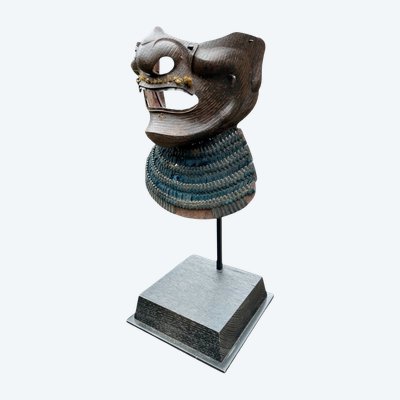 Maschera da samurai Mempo in ferro battuto - Periodo Edo (1603 - 1868).