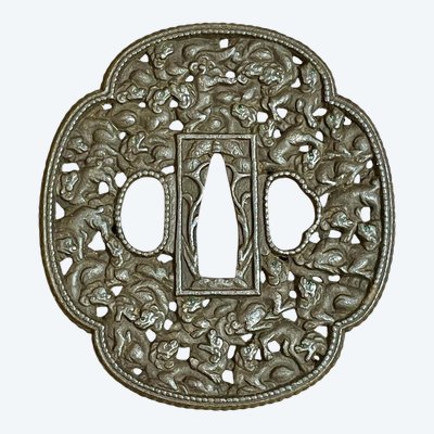 Tsuba mokko gata in ferro traforato e cesellato con decorazione shishi con il suo certificato.NBTHK Hozon