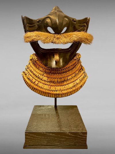 Maschera da samurai Mempo in ferro battuto - Periodo Edo (1603 - 1868).