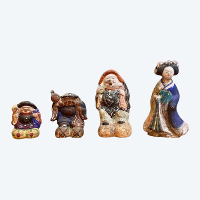 Set di quattro statuette in argilla policroma Tsuchi Ningyo - periodo Edo (1603-1868).