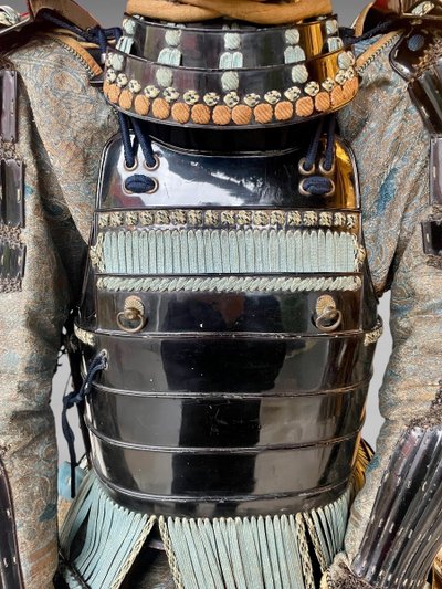 Armatura completa da samurai del clan Oda - Periodo Edo (1603 - 1868).