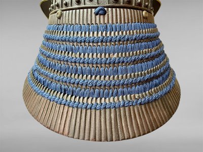 Kabuto da samurai in ferro battuto con rivetti a 34 strati del clan Asano - Periodo Edo (1603-1868).