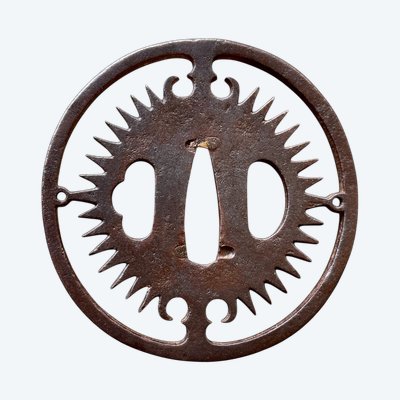 Tsuba Maru Gata En Fer Forgé Avec Certificat NBTHK - Période Edo (1603-1868).