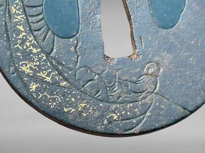 Tsuba Maru Gata in ferro battuto, firmato, con certificato Nbthk - Periodo Edo (1603-1868).