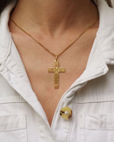 Openwork French 18k gold cross, religious pendant, christian gold cross