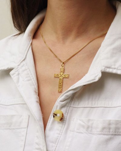 Openwork French 18k gold cross, religious pendant, christian gold cross