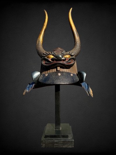 Kabuto De Samurai à 62 Lamelles En Fer Forgé - Période Edo (1603-1868).
