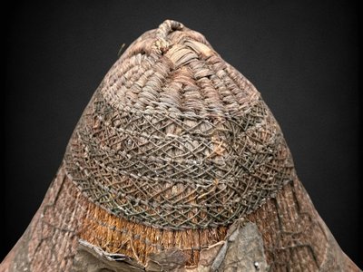Culture Aïnu - Coiffe De Pluie En Fibre Végétale Tressée - XIXe Siècle.